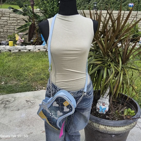 NWT BETSEY JOHNSON BLUE BOOT CROSSBODY 👢 - Picture 5 of 5